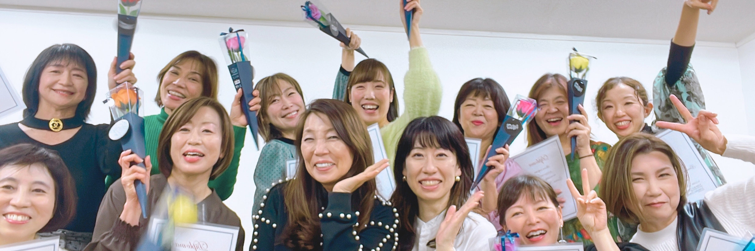 自爪育成技術を学ぶ生徒たちの集合写真